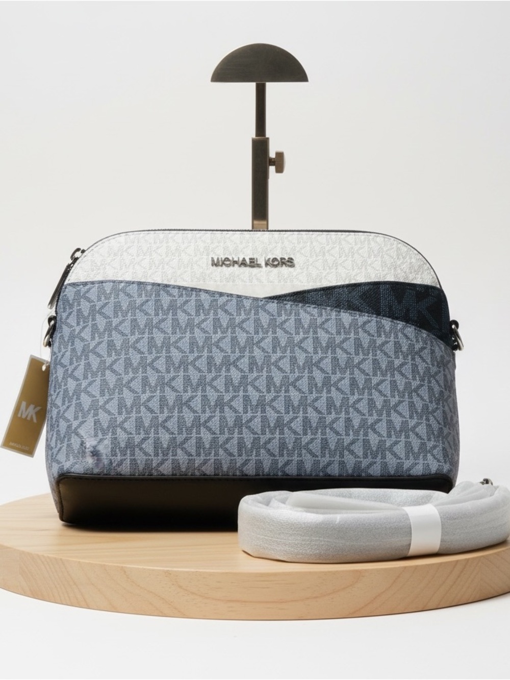 Michael Kors Jet Set 
Travel MD Dome Crossbody Bag Logo Gray Black White New